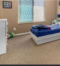 Bed / drawers under