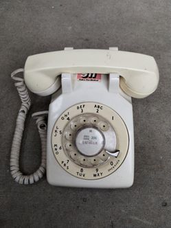 Vintage Western Electric desktop dial up telephone/phone, off white