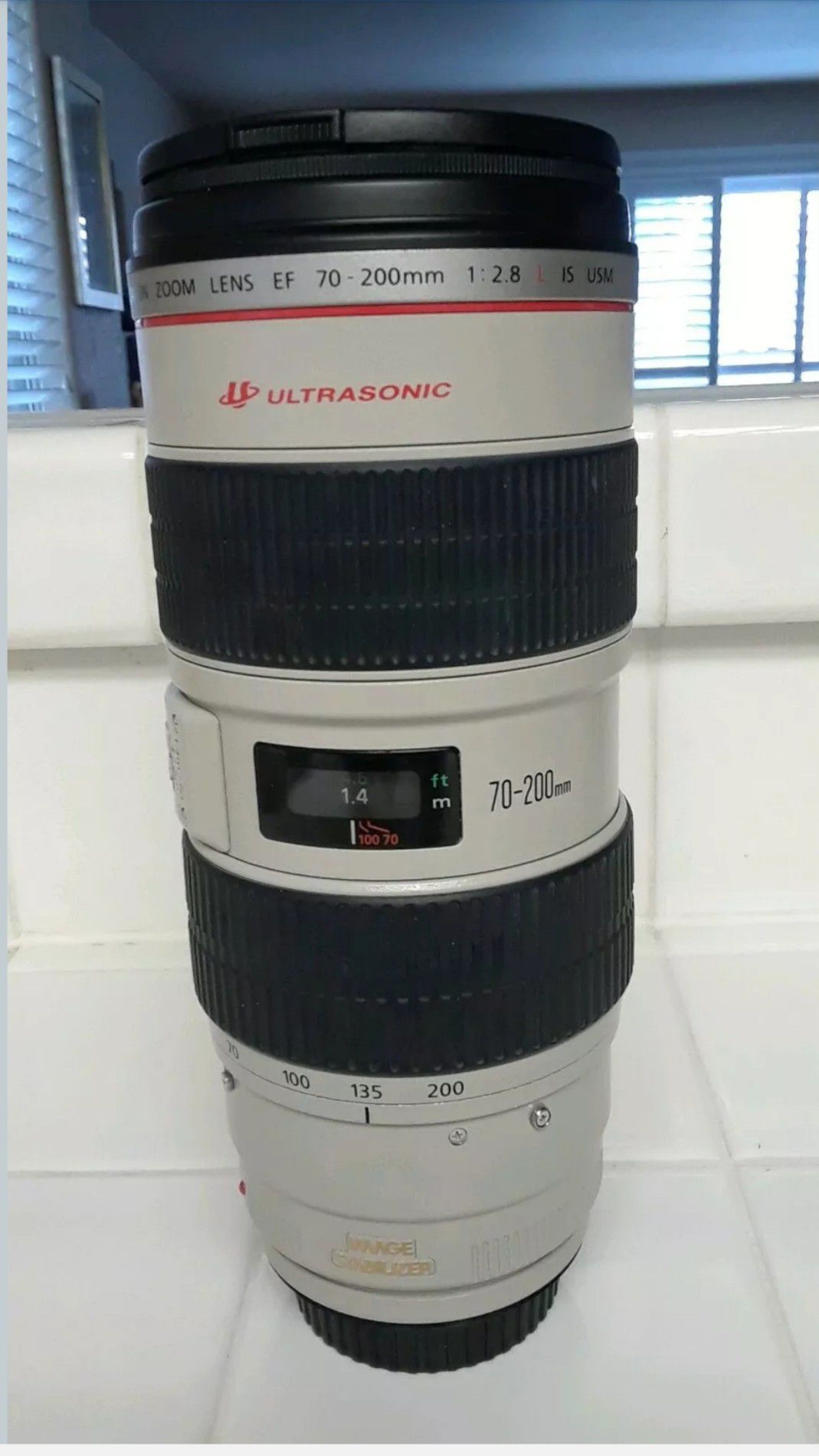 Excellent condition Canon EF 70-200 f/2.8L IS USM