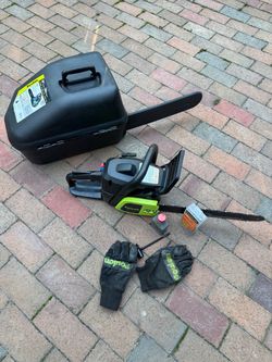 Poulan P3816 Green & Black Gas Powered 38cc 2-Stroke Chainsaw 5204 / 16" Bar