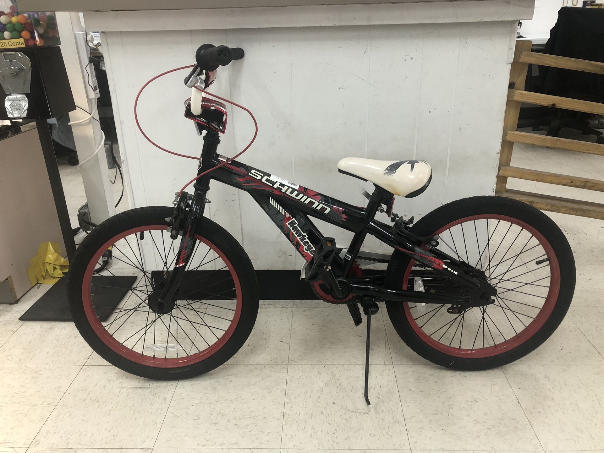 Schwinn HAWKEYE 20” Teen Bike