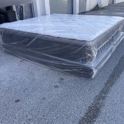 NEW MATTRESS KING SIZE PILLOW TOP WITH BOX SPRING-SET / 🚚🚚🚚