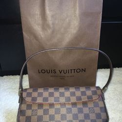 Authentic LV Damier Ebene Recoleta.
