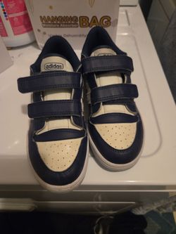 Adidas shoes size 2Y