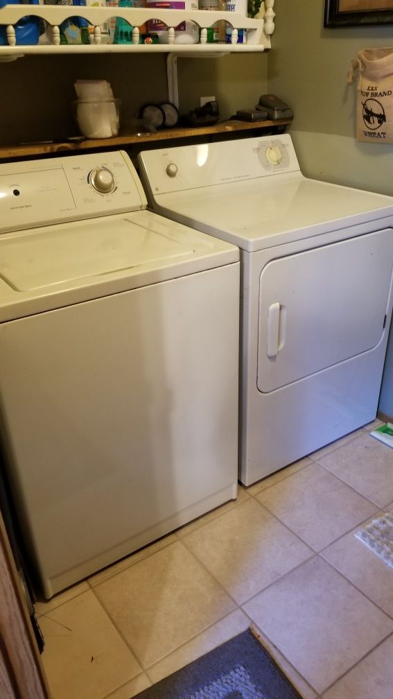 Washer and Dryer ..Free..pending tomorrow evening pick up. for Sale in