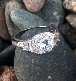 🍃🌺🍃 Gorgeous Vintage Inspired White Topaz 18k White Gold-Filled Engagement/Wedding Ring. Size:6.25 New!