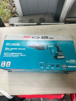 Makita 40V max XGT Brushless Cordless 1-1/8 in. Rotary Hammer (D-Handle) Kit