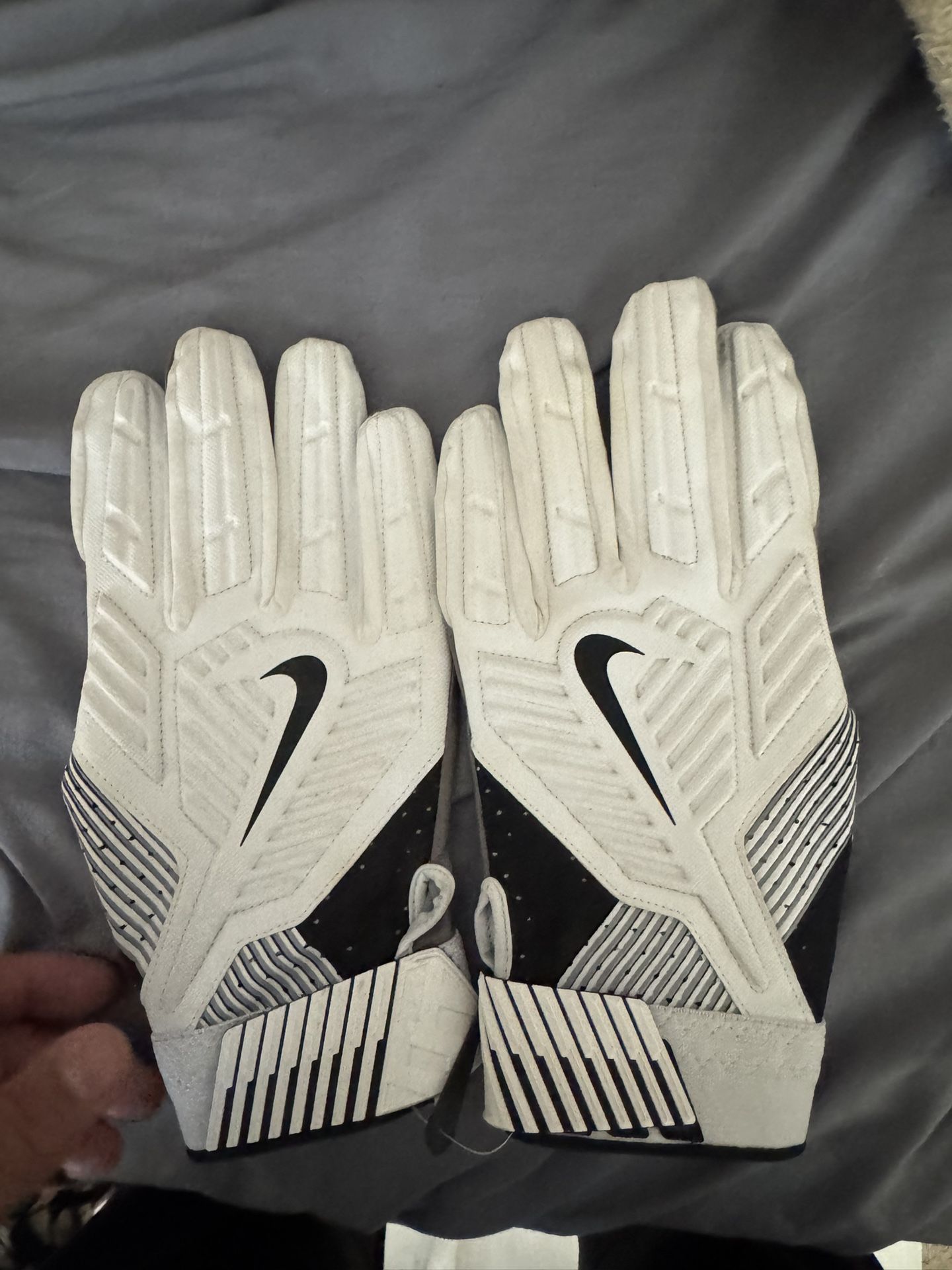 Nike NFL Lineman 4XL Linebacker Football Gloves