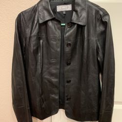Black leather jacket (women)