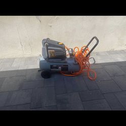 8 gal air compressor with hose