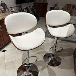 2 High Chair Brand New Still In The Box