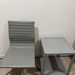 Silla con su mesita silla muy comoda escritorio waooo ⚓️🪝