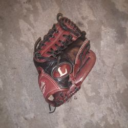 Louisville Slugger Evolution EV1150 Baseball Glove. Excellent Condition 