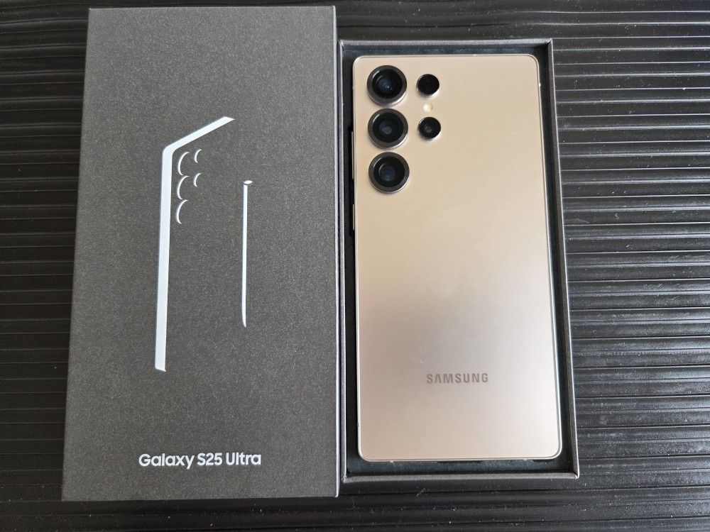 Samsung Galaxy S25 Ultra 256GB (Factory Unlocked) Excellent Condition