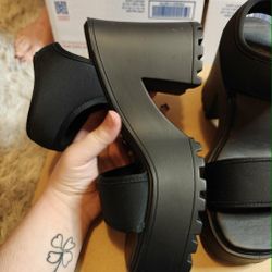 Women's black chunky heels