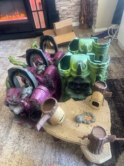 Shells Vintage snake Mountain and Castle grayskull