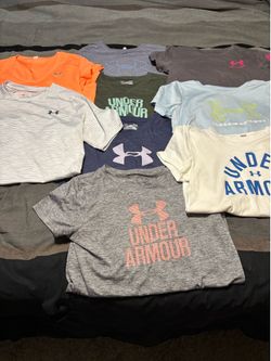 Womens size medium Under Armour shirt lot