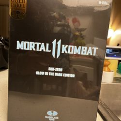 *2025 SDCC Exclusive*McFARLANE GOLD LABEL MORTAL KOMBAT SUB ZERO DARK EDITION GLOW IN THE DARK FIGURE