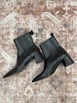Zara ankle boots Size 37 (fits like a US size 6.5)