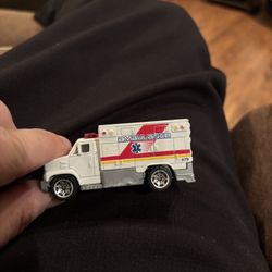 Vintage 2005 Matchbox Ambulance Rare Original Old Car EMS Medical Doctor 