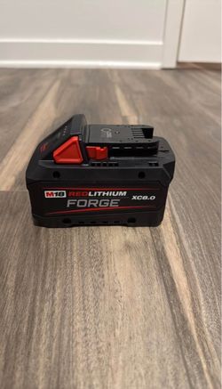 Milwaukee M18 18V Lithium-Ion REDLITHIUM FORGE XC 8.0 Ah Battery Pack