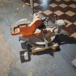 Sliding Compound Miter Saw
