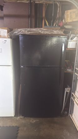 200.00 garage or apartment refrigerator
