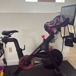 Peloton For Sale !! 