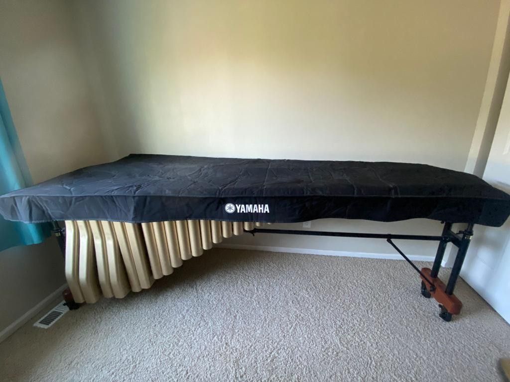 YM-5100A 5 Octave Professional Rosewood Marimba Plus YAMAHA cases