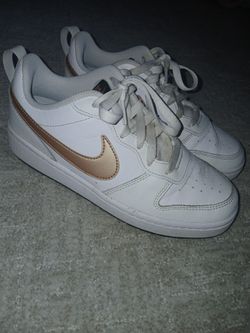 Nikes Size 5.5 Kids