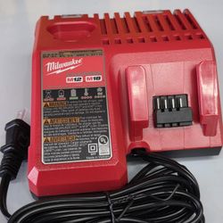 Brand New MILWAUKEE M12 and M18 12-Volt/18-Volt Lithium-lon Multi-Voltage Battery Charger