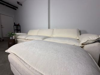 Beautiful Modular Sectional Couch with ottoman