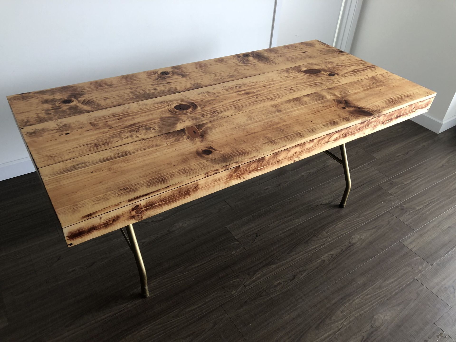 Super practical table, excellent for study/dinner/meetings. 34”x72”