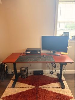 🖥️ Monomi Electric Standing Desk (63” x 28”) — Excellent Condition