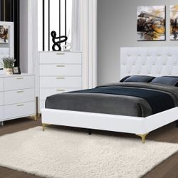4 PC BEDROOM SET BRAND NEW IN BOX (MATTRESS AND CHEST SOLD SEPARATELY)