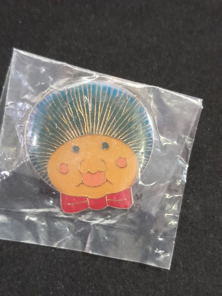 Cabbage Patch Doll Face Enamel Lapel Hat Pin New Old Stock 1980s