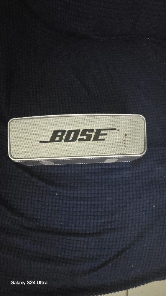 Bose SoundLink Mini Bluetooth speaker.