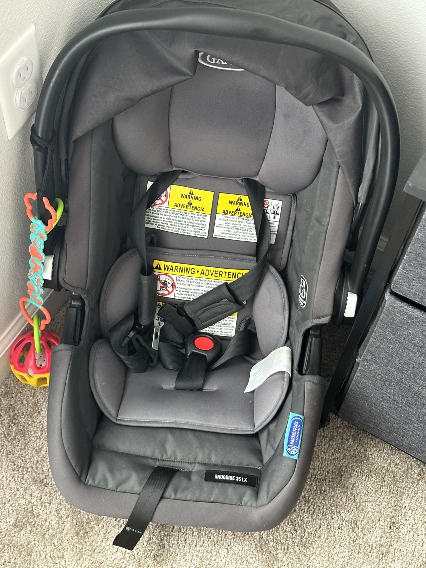 2 Car seats (graco & Baby Trend )