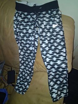 Womens Capri nike pants size XS