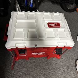 Milwaukee Packout Cooler