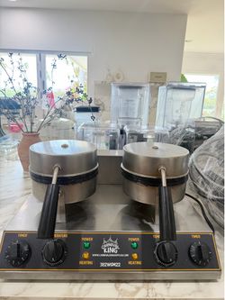 Commercial waffle maker