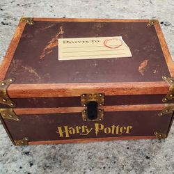 Harry Potter Book Set 1-7 in Collectible Trunk 