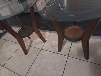 Juego de mesas de metal y madera vidrio