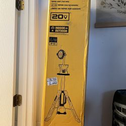 Dewalt Tripod Light - 20V
