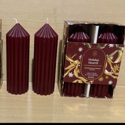 CHRISTMAS 🎄 SCENTED PILLAR CANDLES    SET OF 2