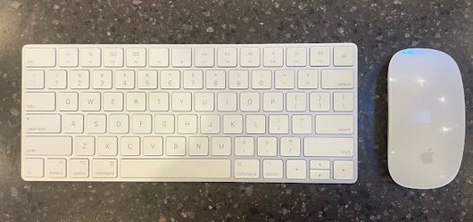 Apple Magic Keyboard & Mouse