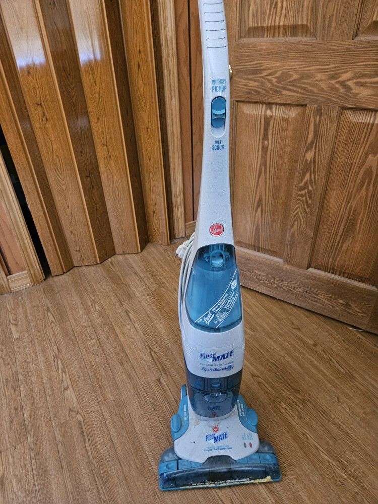 Hoover Floormate Spinscrub Wet Dry Hard Floor Vacuum Scrubber & Cleaner H3000