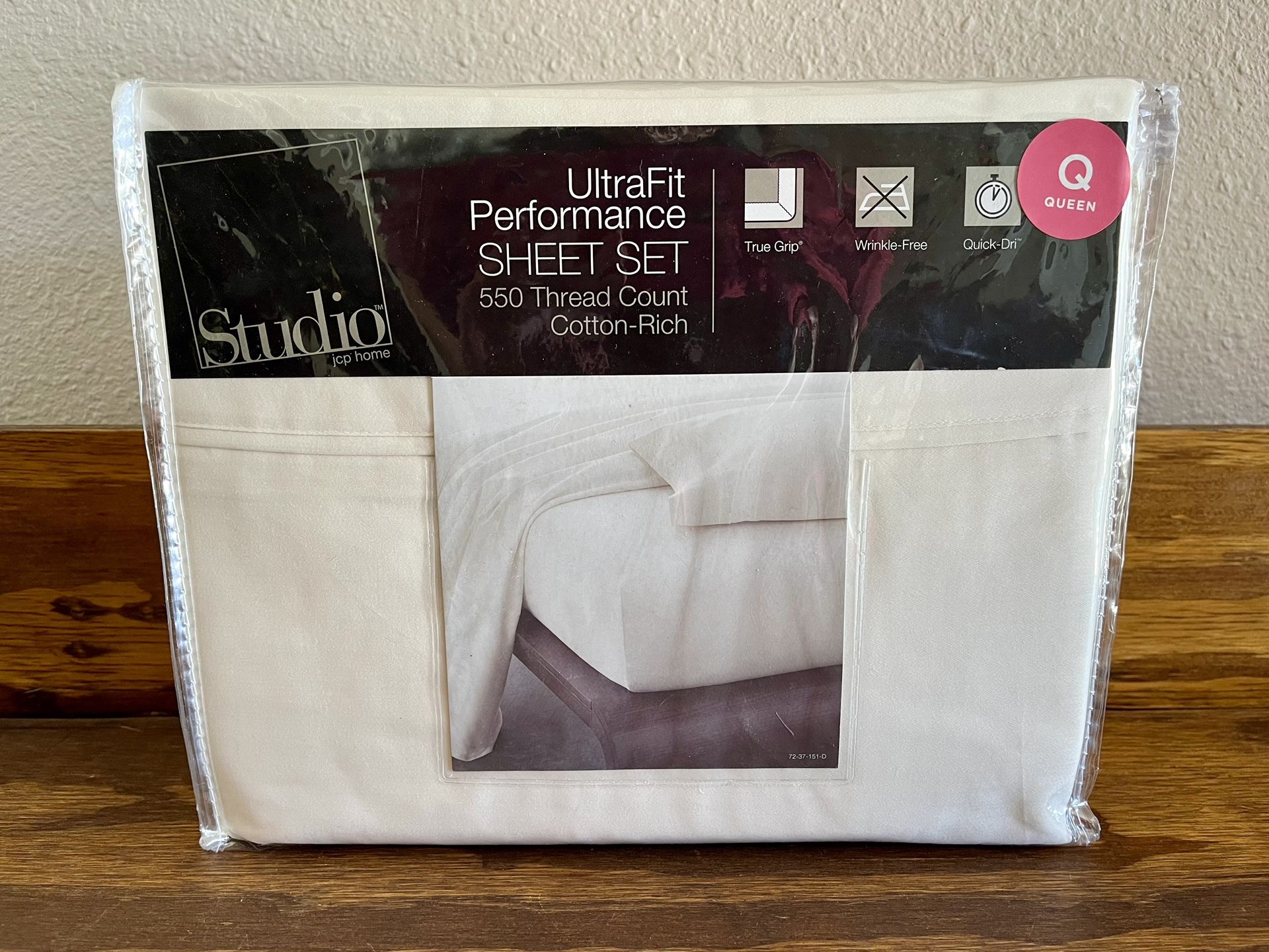 NEW Queen JCP Studio 550 Thread Count Deep Pocket Sheet Set