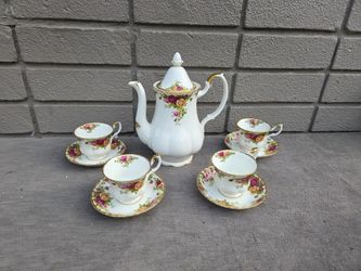 Royal Albert Old Country Rose Coffee Pot & Cups & saucers