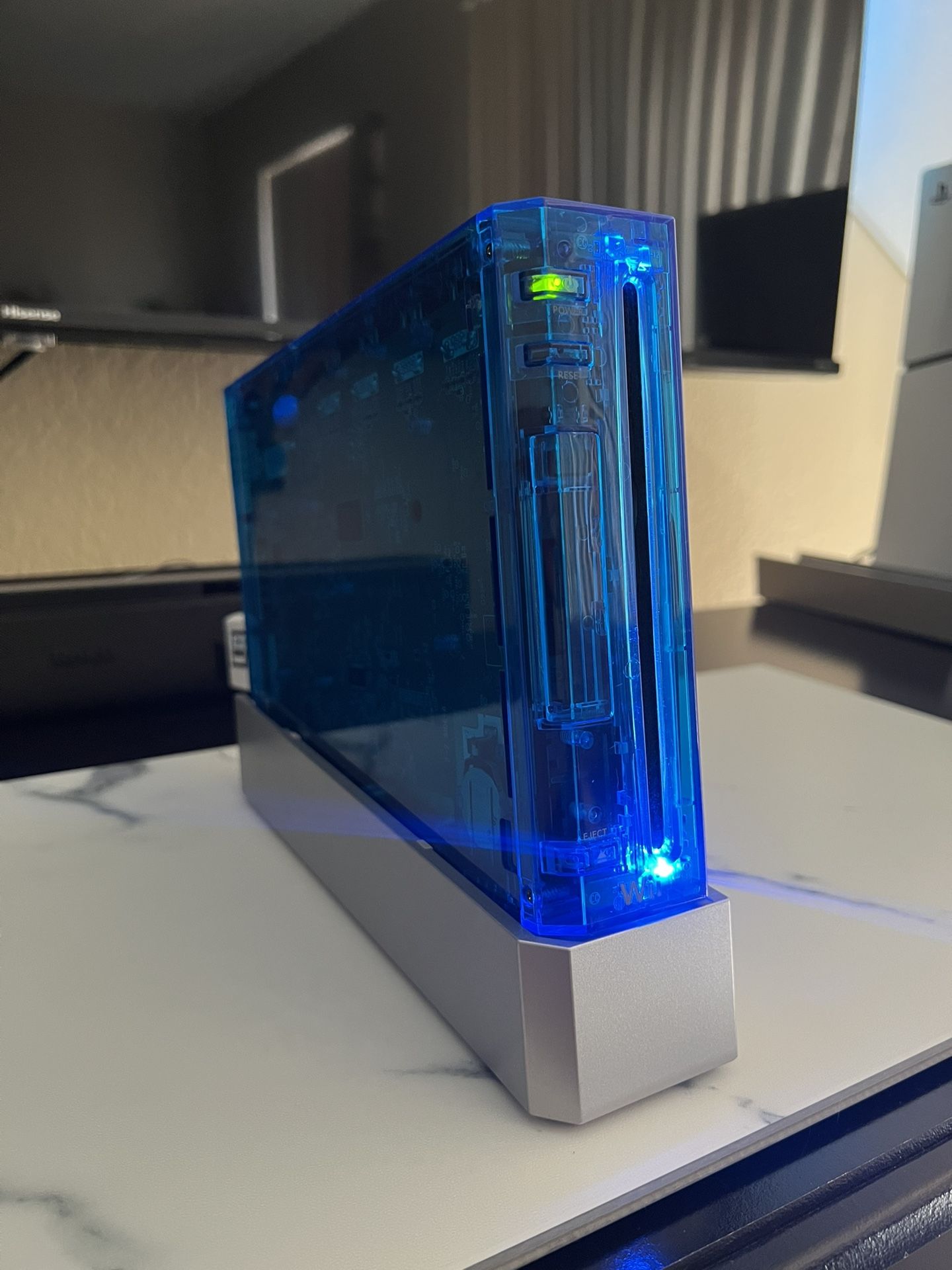 (M0d-d3d) Nintendo Wii Crystal Blue Bundle $175 OBO